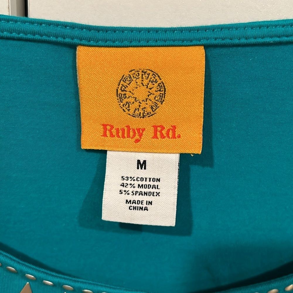Ruby Rd. T-shirt . Size M - Picture 3 of 4